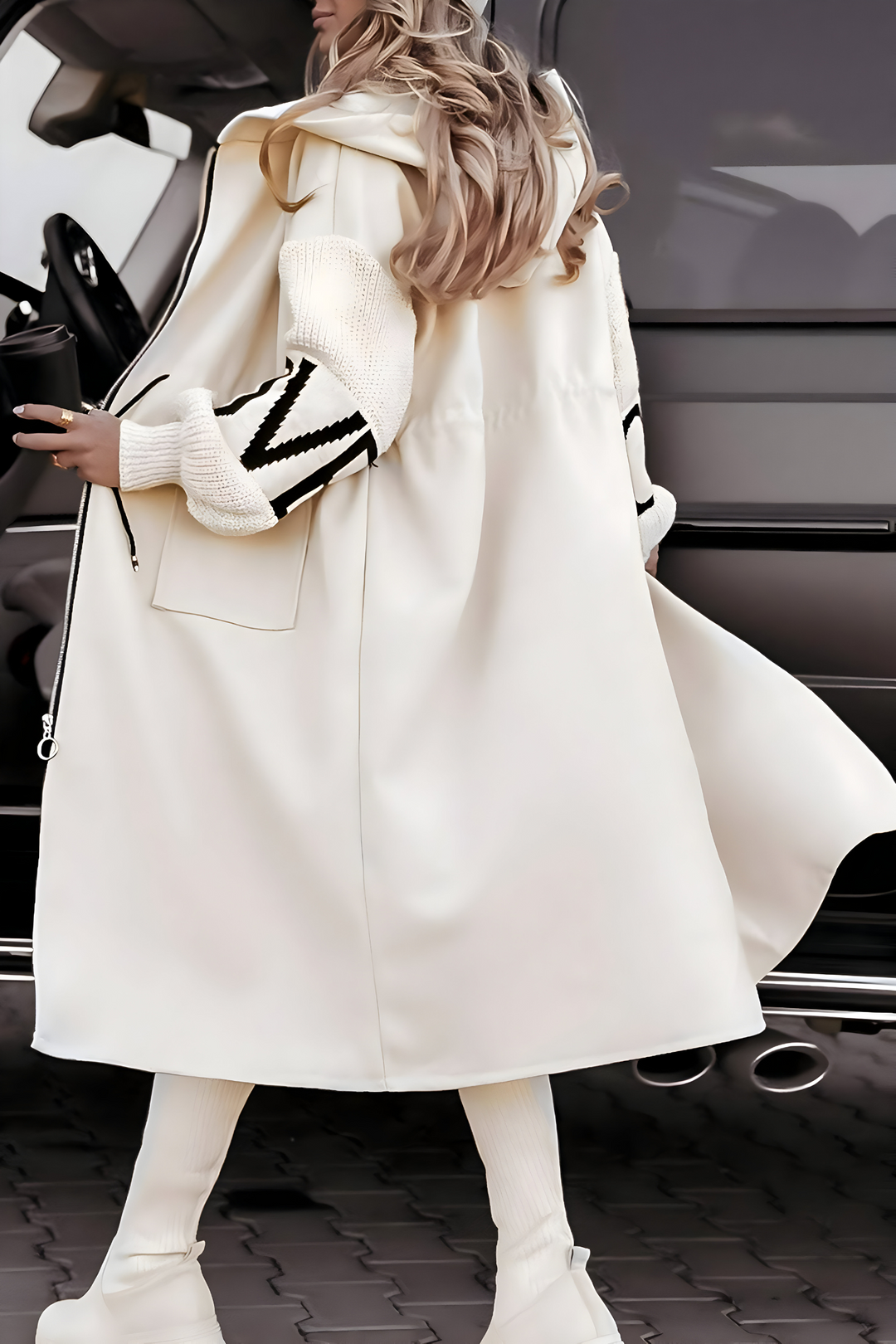 PEGGY - Women's Jacket with Knitted Sleeves and Hood