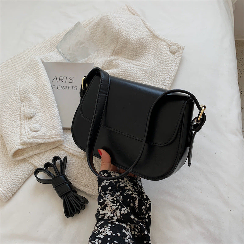 Layla | Chic Shoulder Bag in Subtle Nude Hue