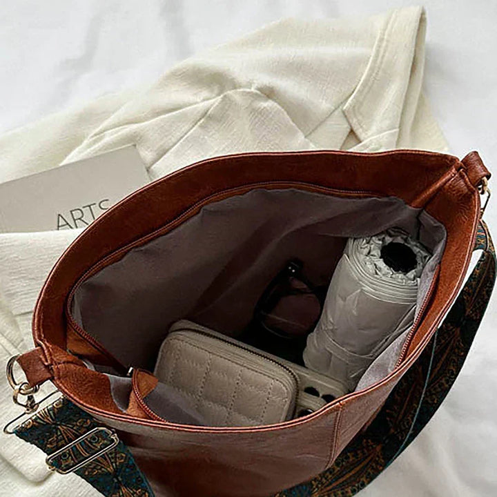 Sophia | Timeless Shoulder Bag with Customizable Patterned Strap
