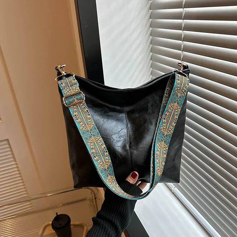Sophia | Timeless Shoulder Bag with Customizable Patterned Strap