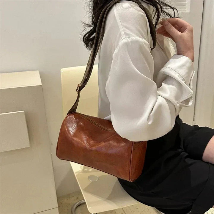Maeve | Chic Shoulder Bag with Contemporary Strap