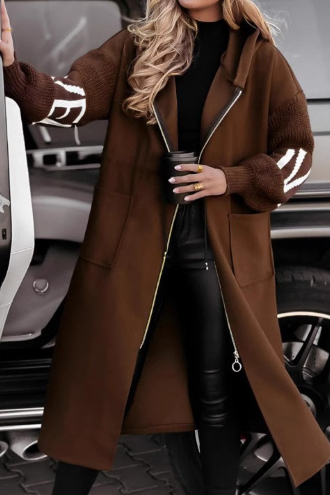 PEGGY - Women's Jacket with Knitted Sleeves and Hood