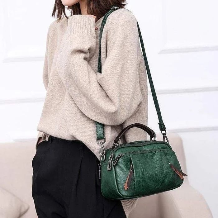 Daisy | Compact and Versatile Bag in Golden Cognac Hue